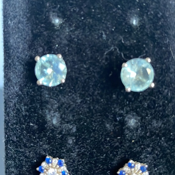 Bundle of three pairs of silver earrings - Picture 5 of 5